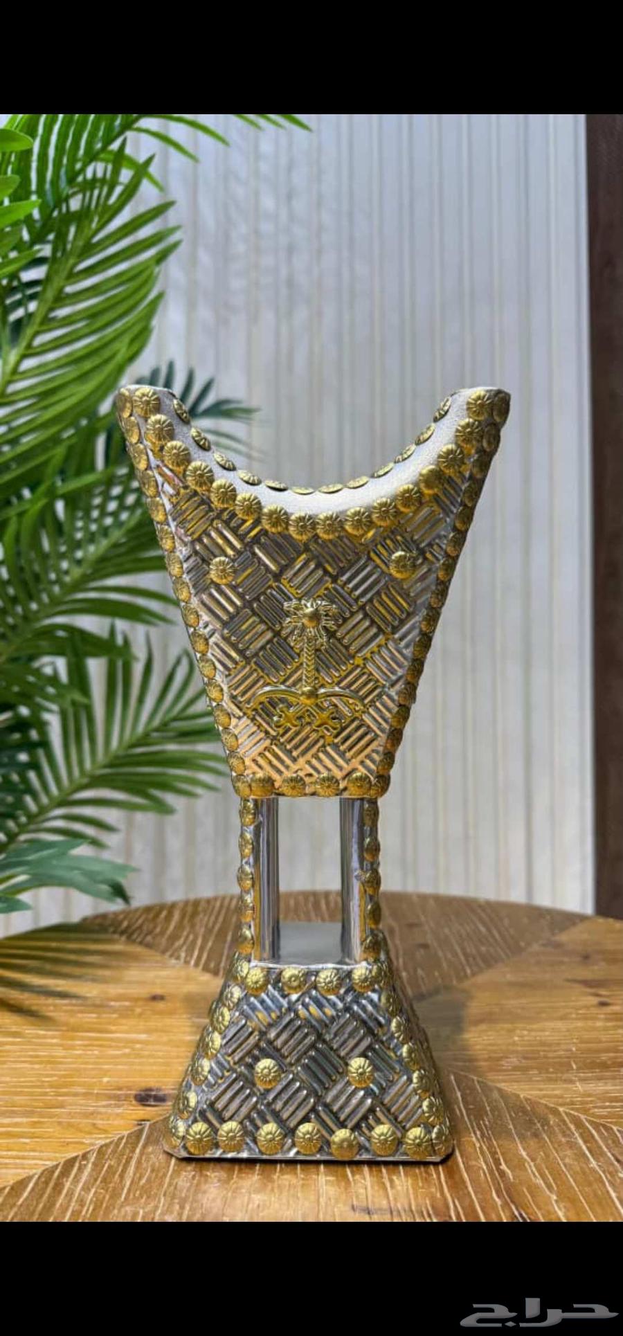 طقم مباخر باكستاني سيفين ونخلة لون فضي بالبني مبخرة سيفين و64589990003201114