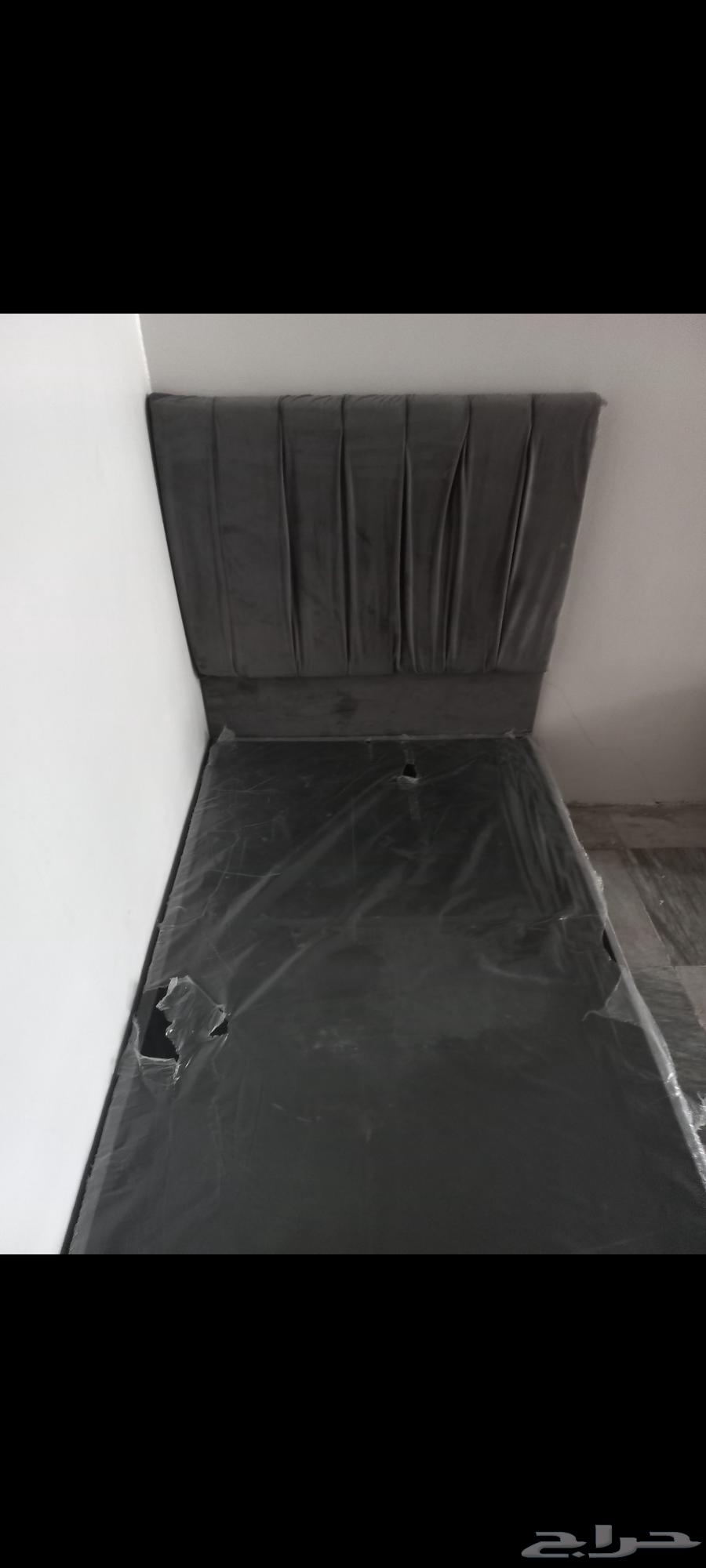 سرير ابو نفر واحد نظيف جدا مخملي تواصل واتس64592021519747110