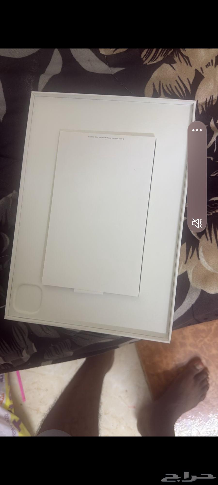 iPad Pro M4 2024 with M4 processor, like new, very clean, battery 90%64589376794370111