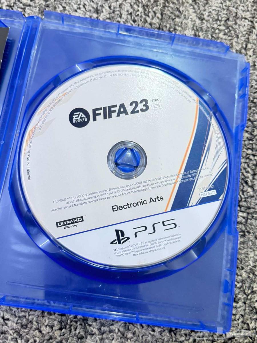 يوجد أشرطة بلاستيشن 4 و 564591442751361111