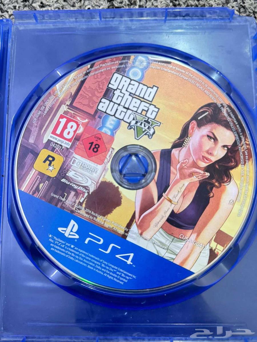 يوجد أشرطة بلاستيشن 4 و 564591442751361110