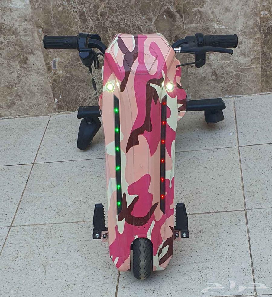 سكوتر درفت بحالة ممتازه مع الشاحن64593203656706111