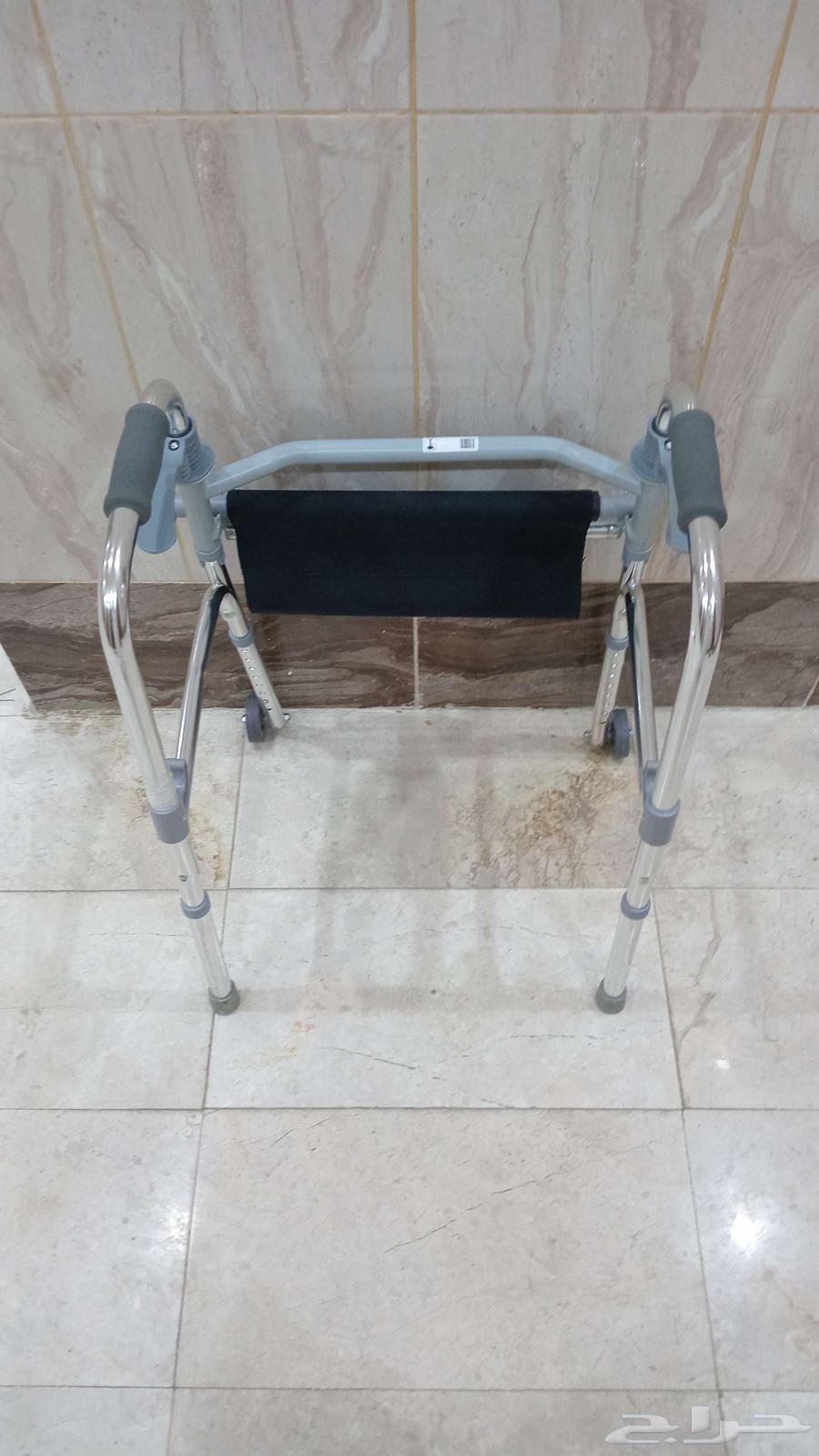 كرسي وعكاز ومشاي جديد64592129984898110