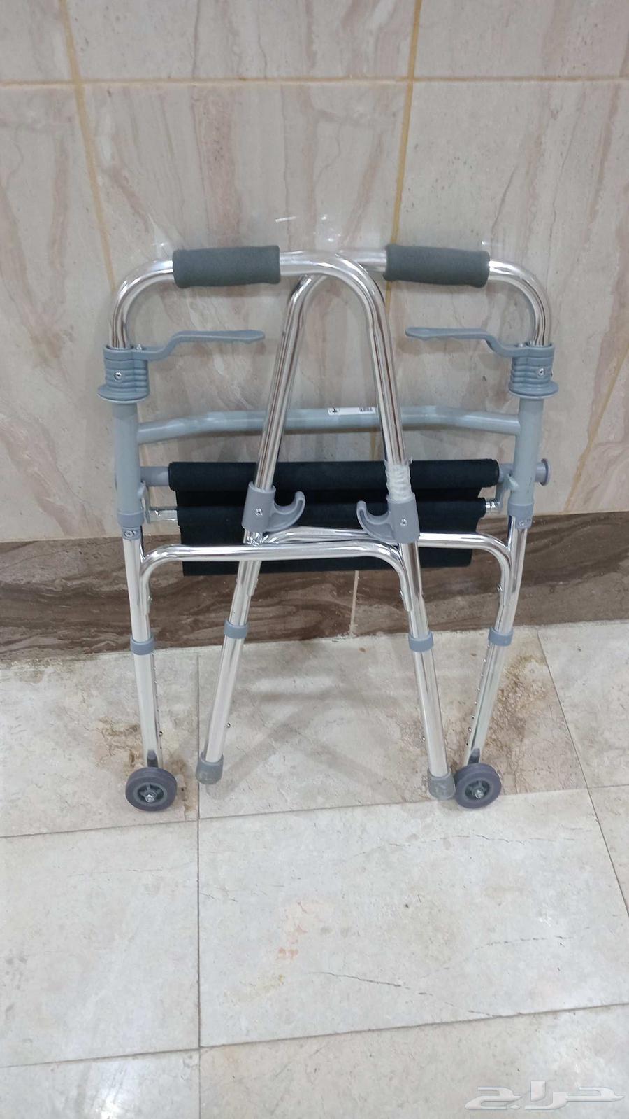 كرسي وعكاز ومشاي جديد64592129984898112