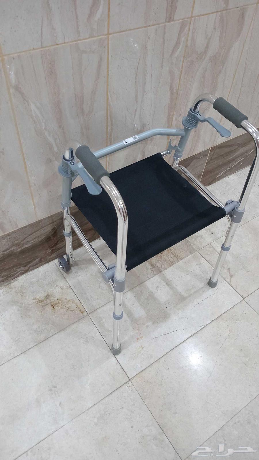 كرسي وعكاز ومشاي جديد64592129984898113