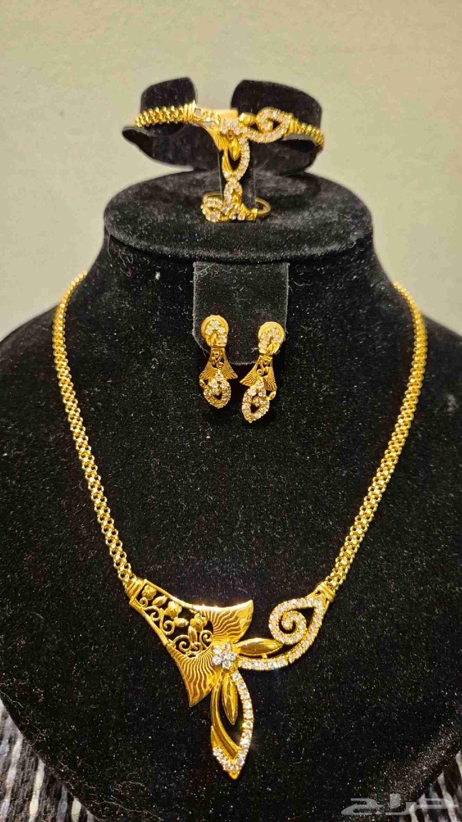 21K gold set, almost new, worn three or four times for special occasions64593119398274112