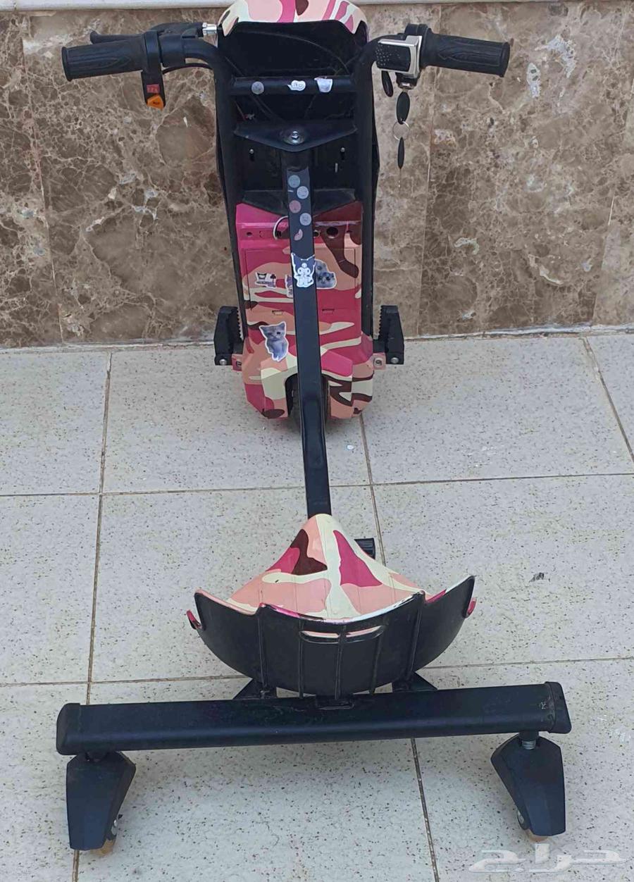 سكوتر درفت بحالة ممتازه مع الشاحن64593203656706112