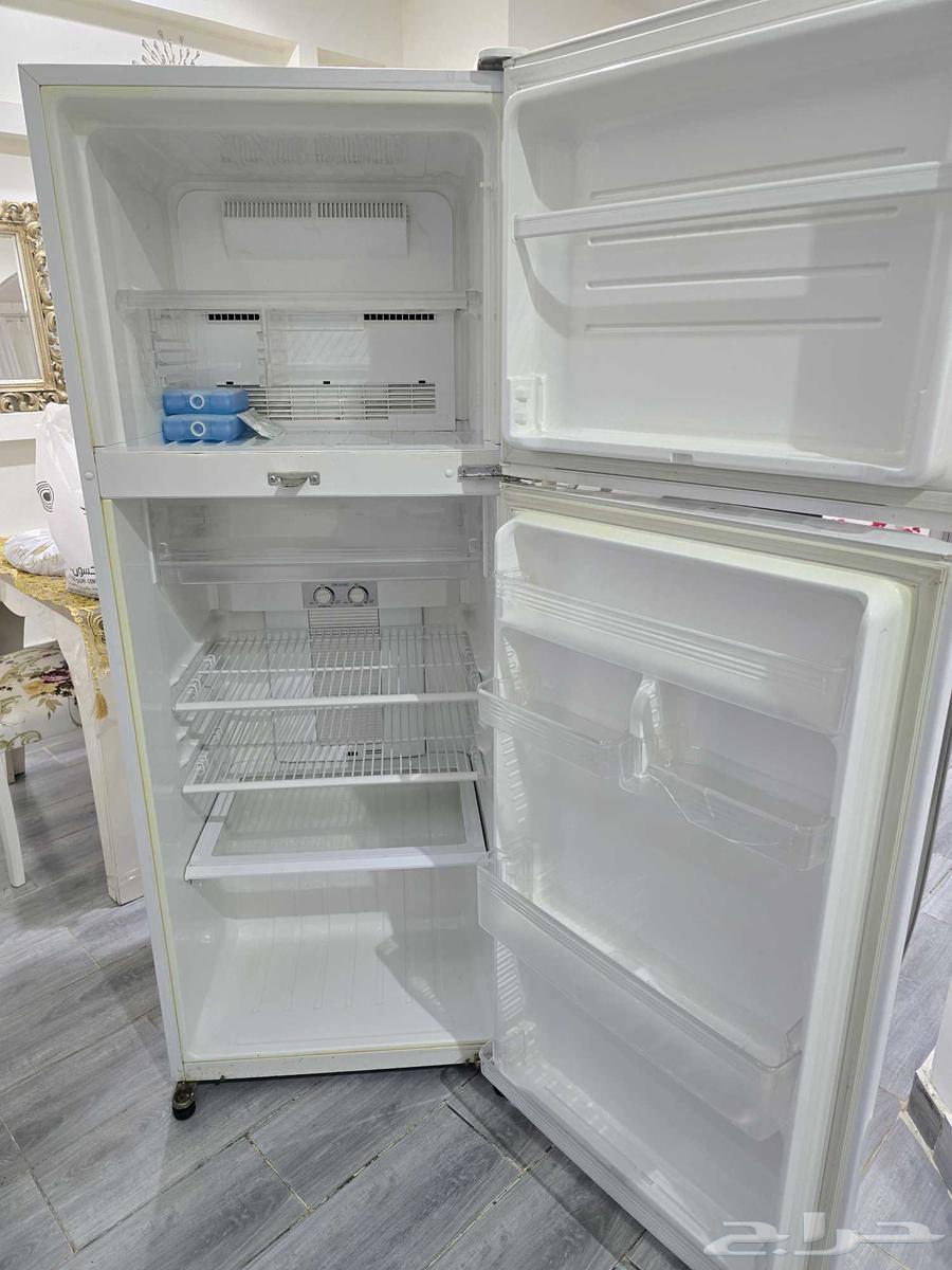 ثلاجة شارب للبيع64590606458243111