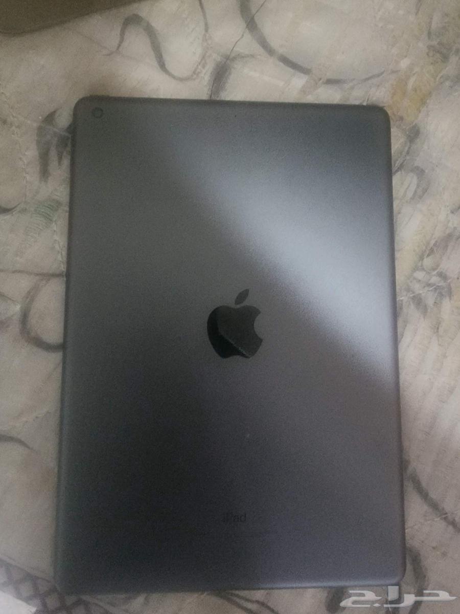 iPad 9th generation with slight crack on the outer screen, 64GB memory64593155530625110