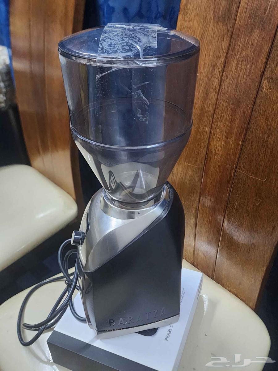 1 coffee grinder and 2 Acacia digital scale64589866655491111