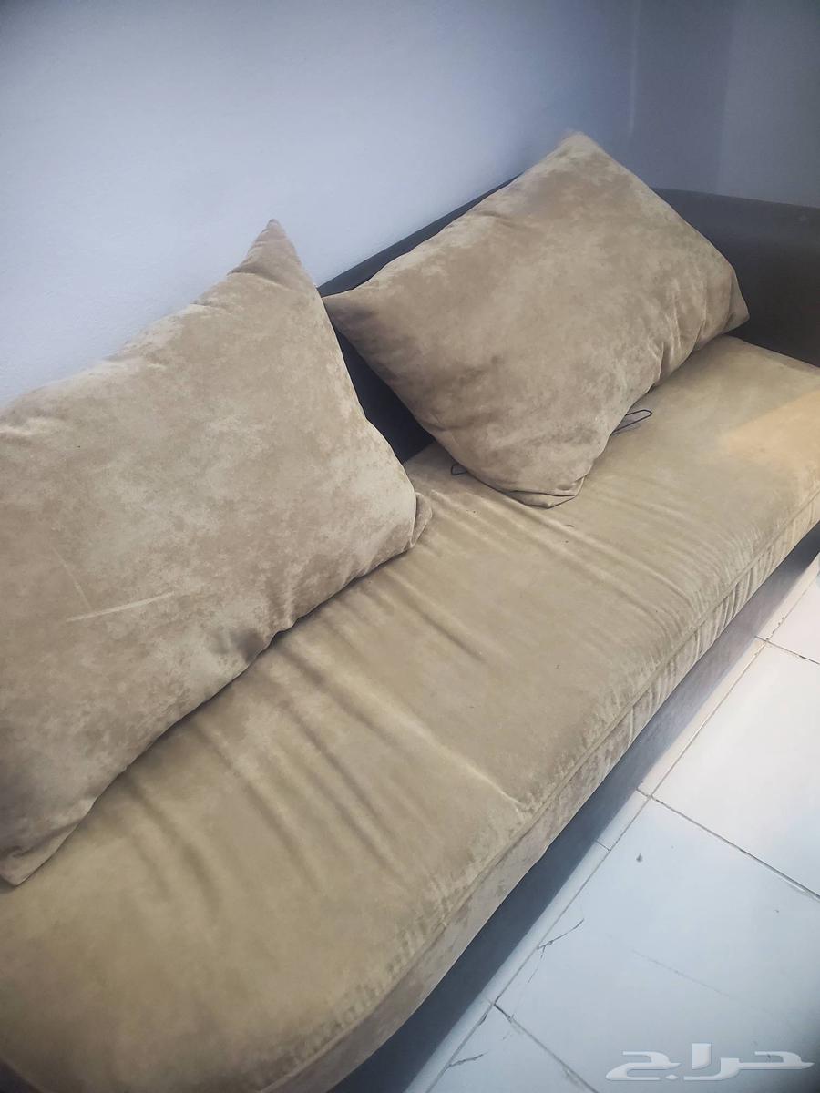 مجلس كبير للبيع مع طاولات تقديم وستائر64589755492225110