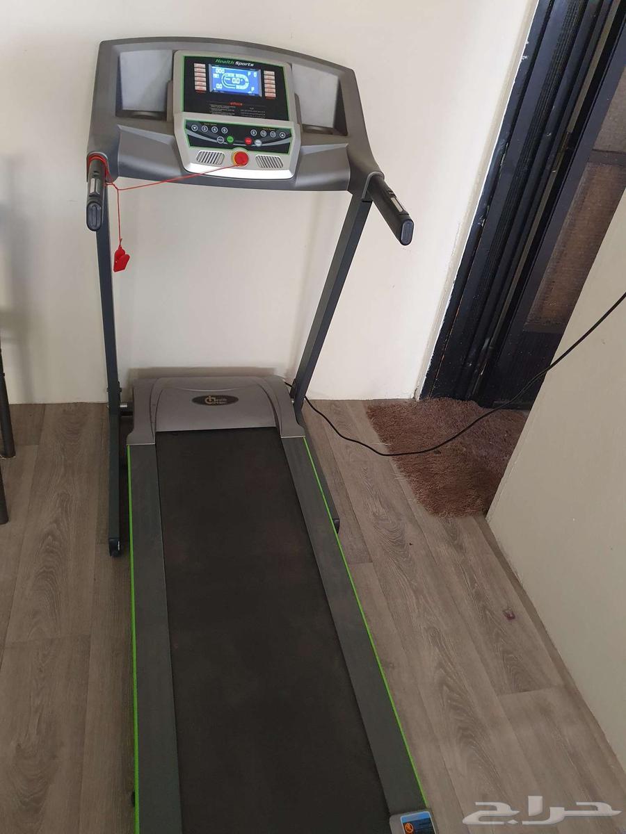 سير كهربائي وطاوله معاها 2 كراسي سبب البيع عدم الحاجه لهم64590480369667111