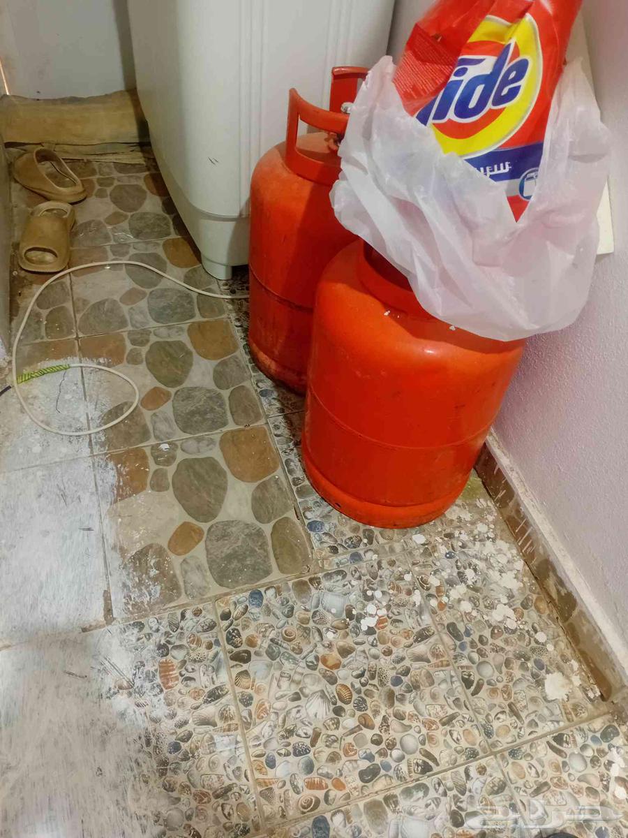 ثلاجة بحاله ممتازه بي 350 ريال و2 أسطوانة غاز بي 350 ريال64592708952193110