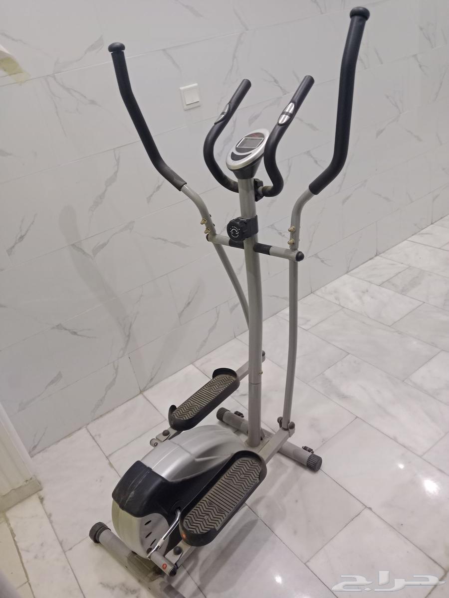 للبيع دراجه رياضيه مستخدمه ونظيفه64590898623874112