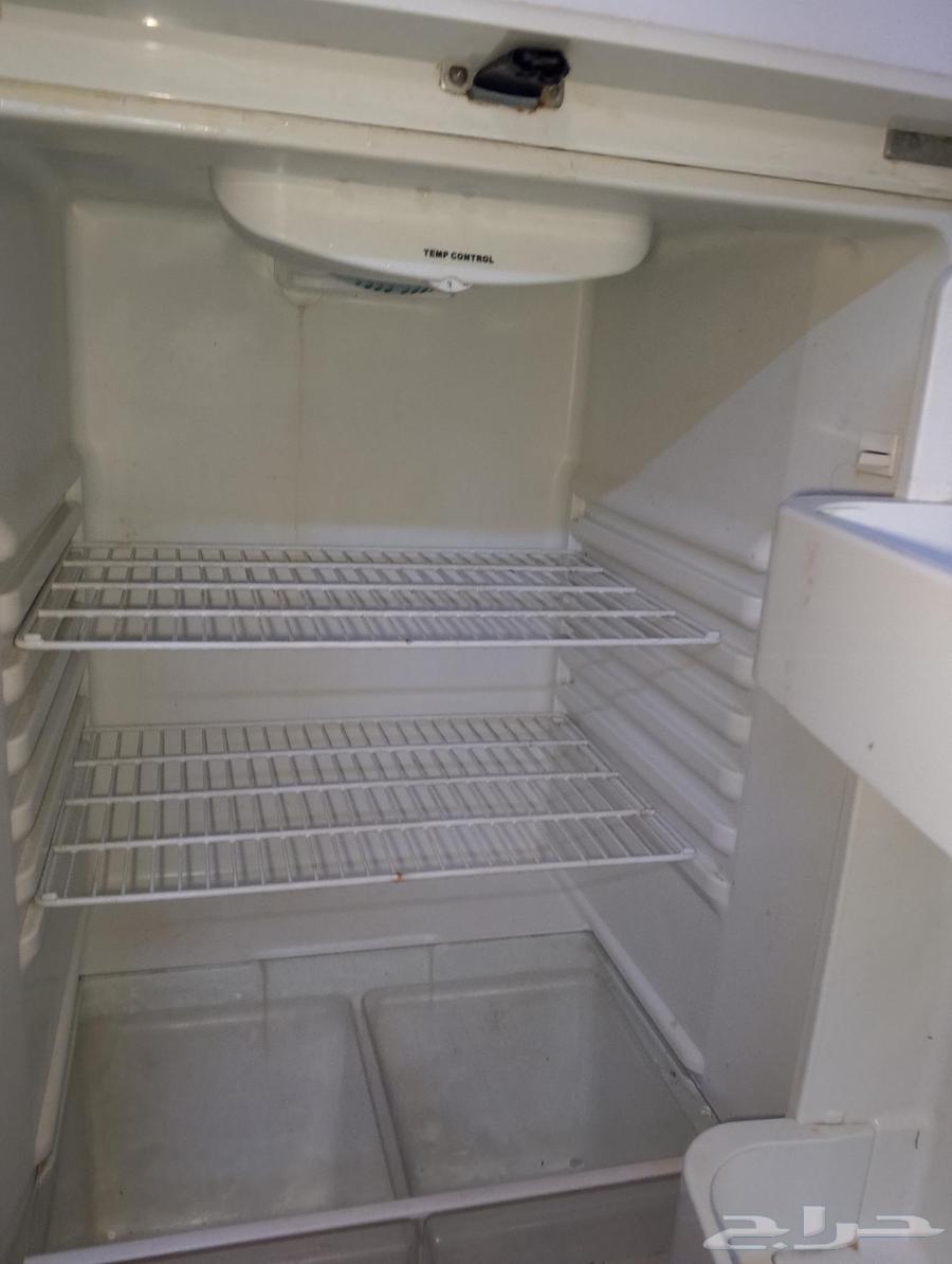 ثلاجه مستخدمه ونظيفه64591803864449111