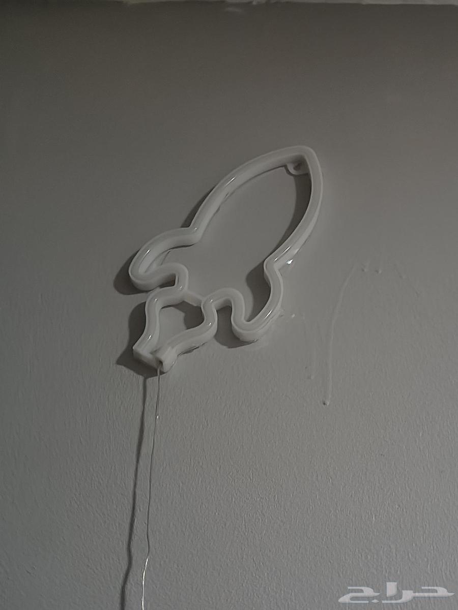 إضاءه على شكل صارخ لون(ازرق وردي)64591214164226112