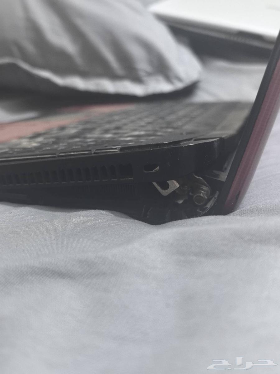 لابتوب توشيبا قديم مع لابتوب آخر64591670874755111