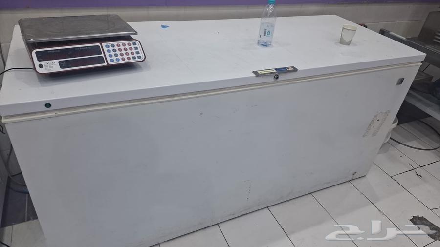 ثلاجة للبيع بحالة عمل جيدة جدًا.64595771520386114