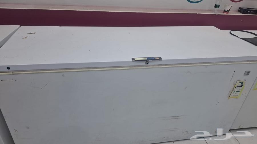 ثلاجة للبيع بحالة عمل جيدة جدًا.64595771520386112