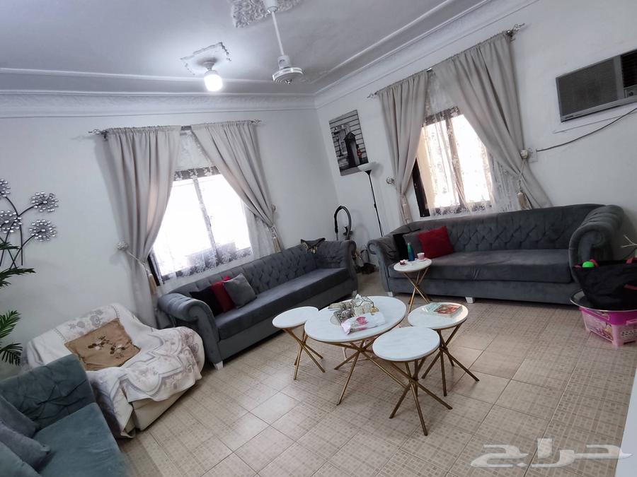 طقم كنب عدد3 قطع رباعي بحاله ممتازه تفصيل 2000ريالالبيع64593131572481110