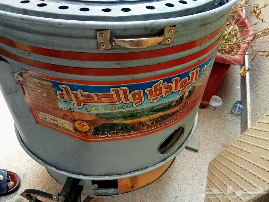 Tables with chairs, oven, and water filter device64594701248898113