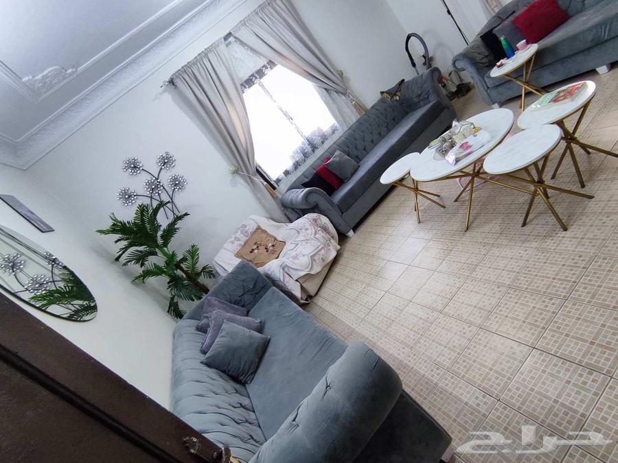 طقم كنب عدد3 قطع رباعي بحاله ممتازه تفصيل 2000ريالالبيع64593131572481111