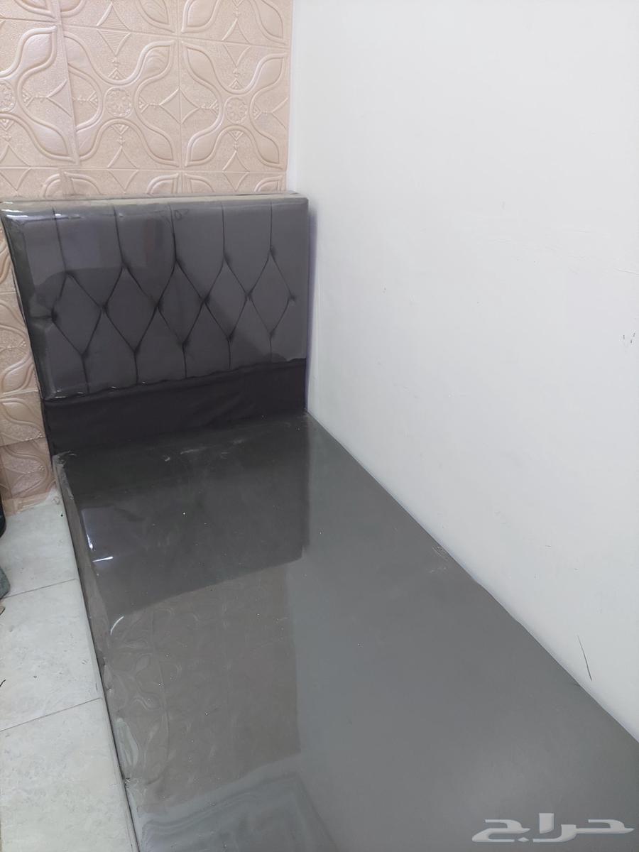 Single wooden bed, brand new, used for only one month64595857943939110