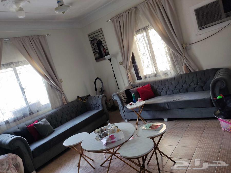 طقم كنب عدد3 قطع رباعي بحاله ممتازه تفصيل 2000ريالالبيع64593131572481112