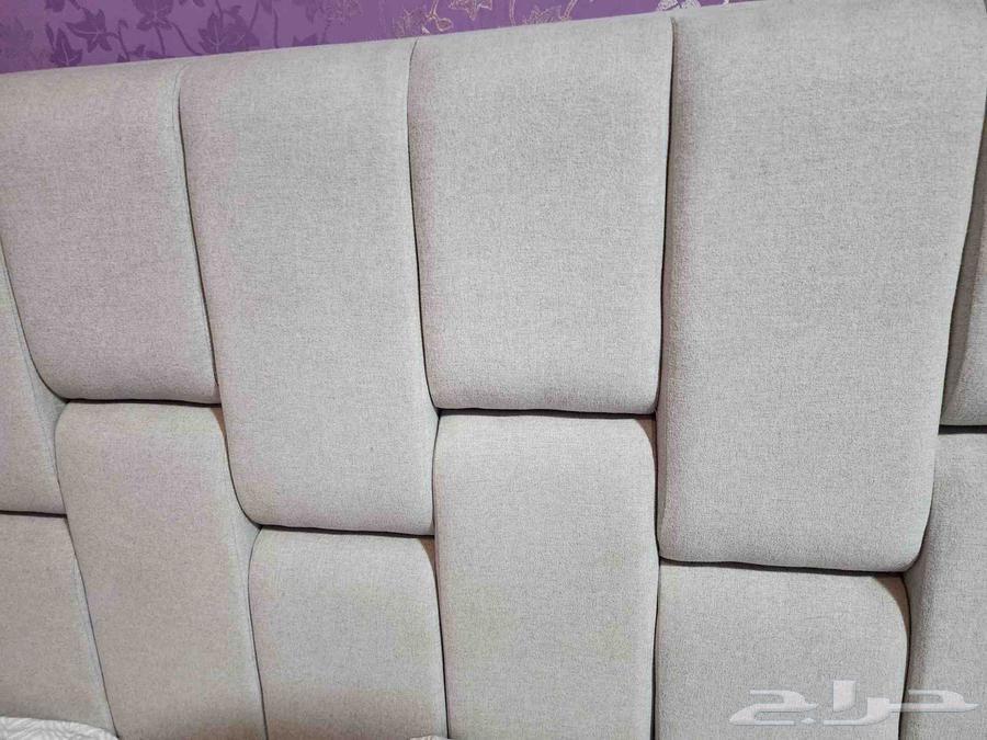 للبيع سرير كينج 180   200 فندقي بدون المرتبه   السعر 400 ريا64588198908418112