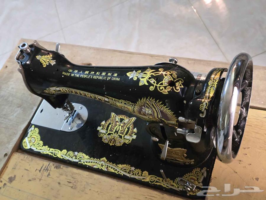 مكينة خياطة للبيع على السوم وكراسي سيارة للطفال64592094006529110