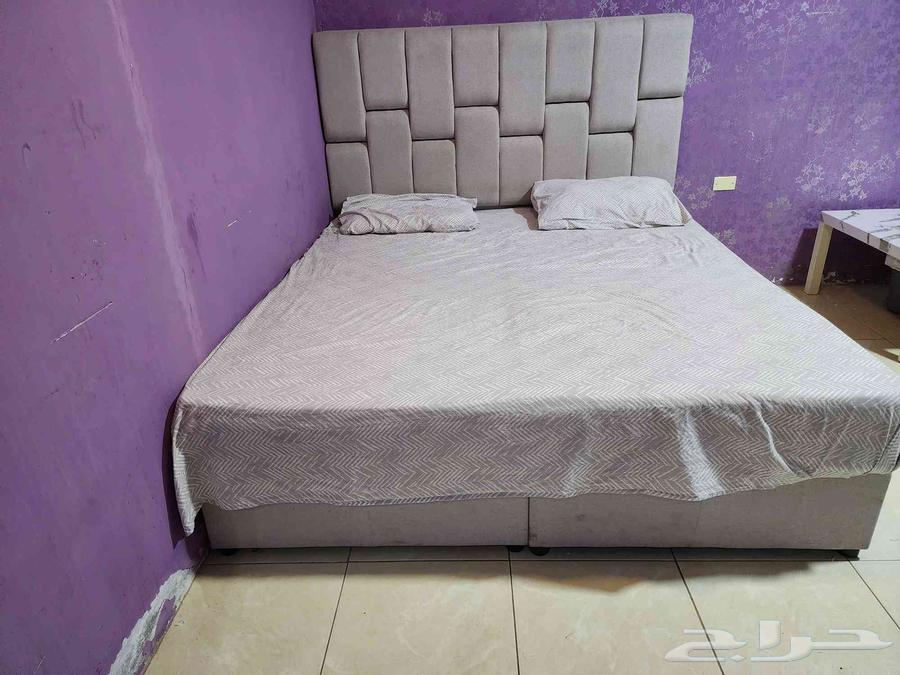 للبيع سرير كينج 180   200 فندقي بدون المرتبه   السعر 400 ريا64588198908418110