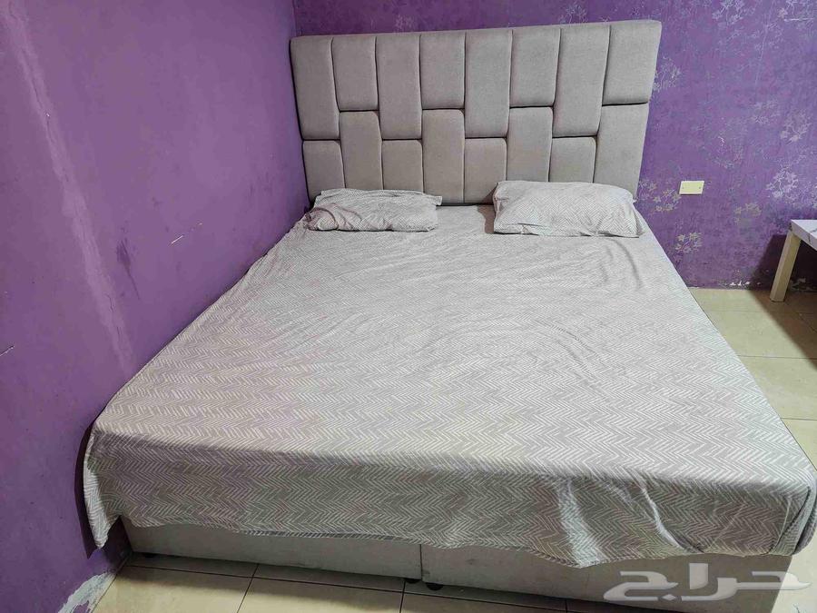 للبيع سرير كينج 180   200 فندقي بدون المرتبه   السعر 400 ريا64588198908418114