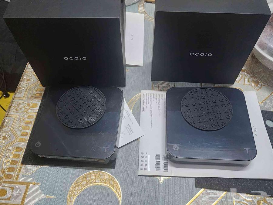 1 coffee grinder and 2 Acacia digital scale64589179062274113