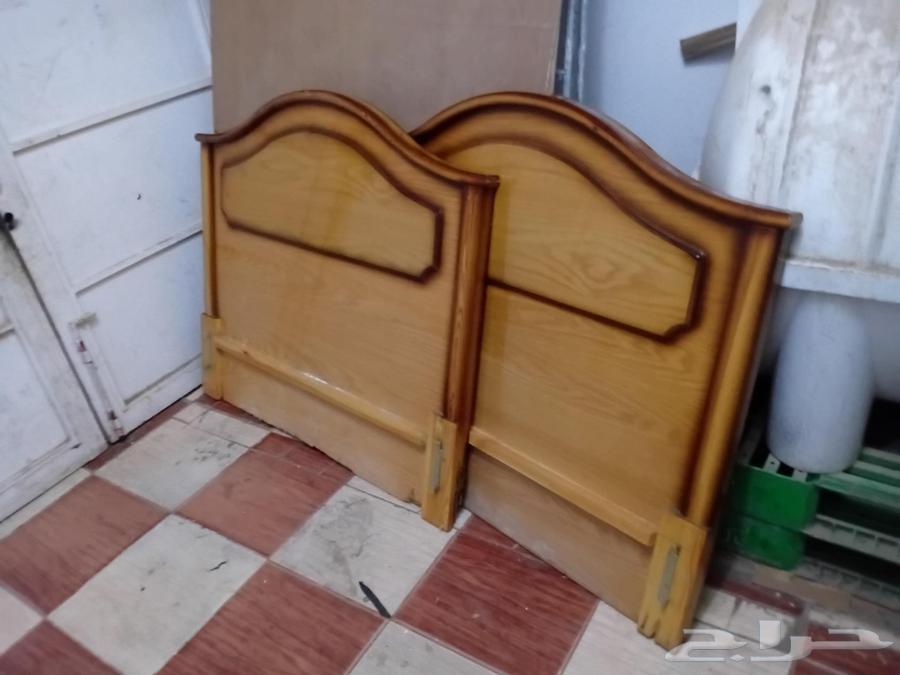 سرير نوم يكفي اثنان خشب سريرين بس مافي مرتبه64588532342403110