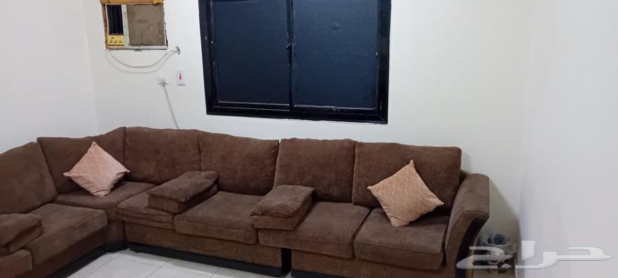 كنب وطاولة للبيع64591020351105111