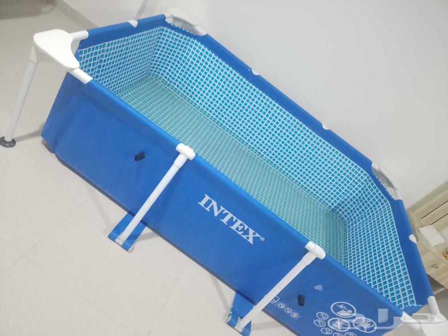 مسبح للبيع شبه جديييد بكل ملحقاته بسعر 200ريال64595845846273113