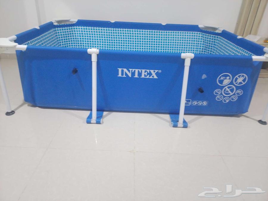 مسبح للبيع شبه جديييد بكل ملحقاته بسعر 200ريال64595845846273112