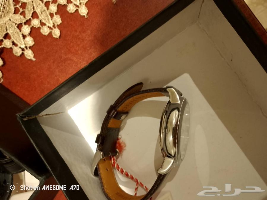 عندي ثلاث ساعات جديده اتوماتيك سعر الوحده 600 ريال64592576747905111