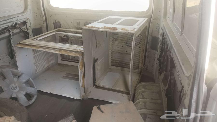 There are 3 air conditioners in excellent condition64592853992450112