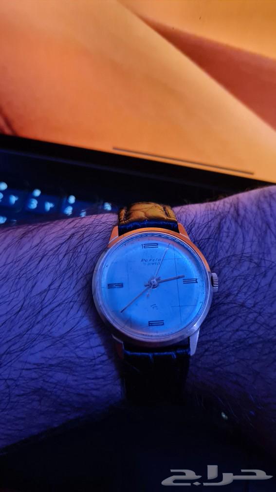 ساعة ميكانيكية راكيتا السوفيتية مطلية بالذهب من عام 196064592745400066113