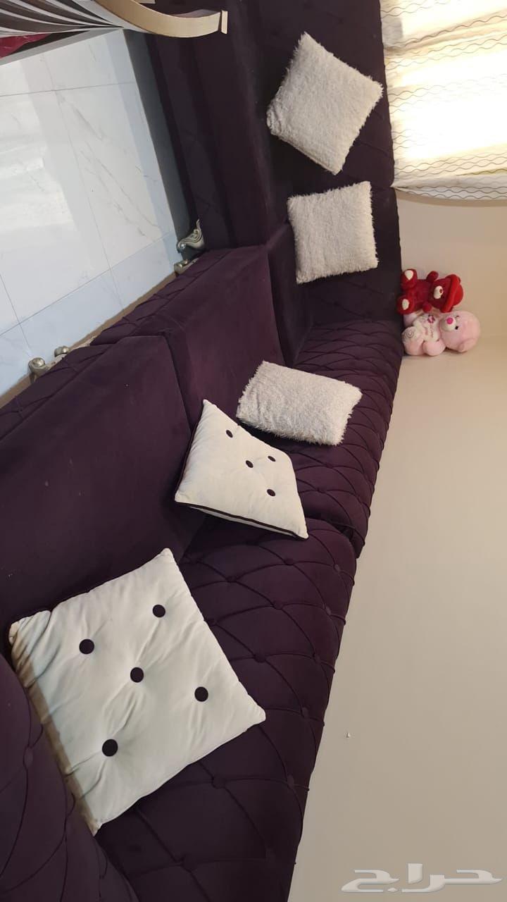 Sofa for sale 600 SAR, very clean and 4 corners64593362281601112