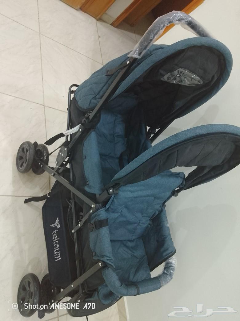 عربه اطفال توأم جديده ما استخدمت أبدا سبب البيع عندى وحده64588347450497112