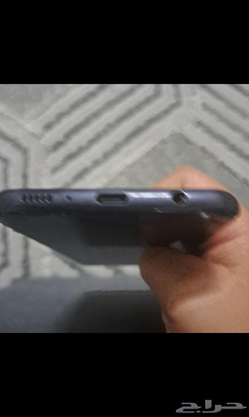 جوال سامسونج نضيف جدا  استعمال نضيف بس الشاشه خربت على السوم64594503589634113