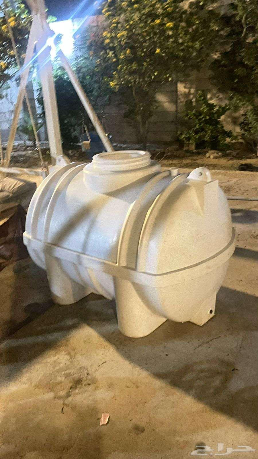 خزان شبه جديد للبيع64588359655810114