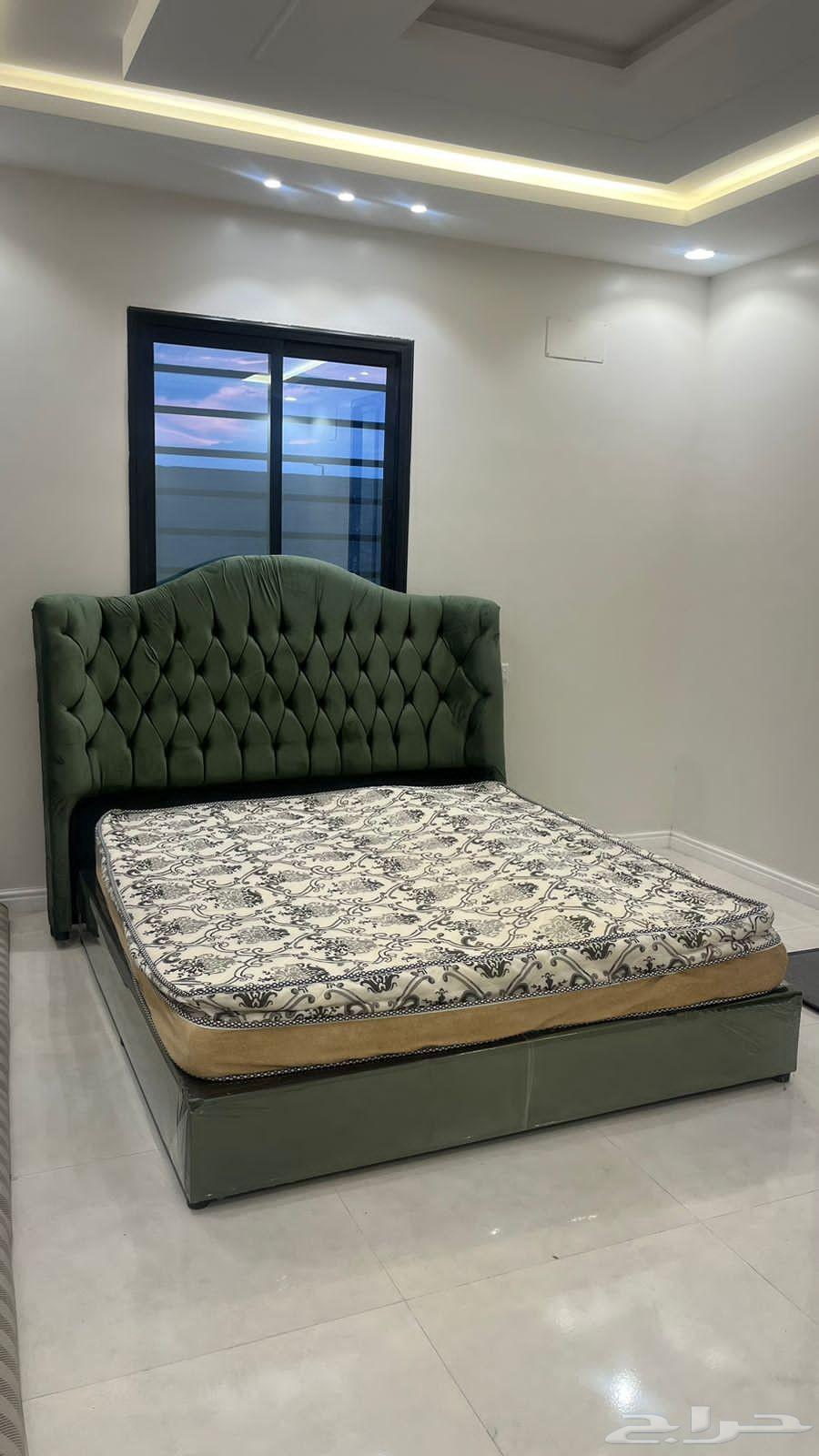 سرير مخمل ابيض للبيع السعر 120064593765716354111