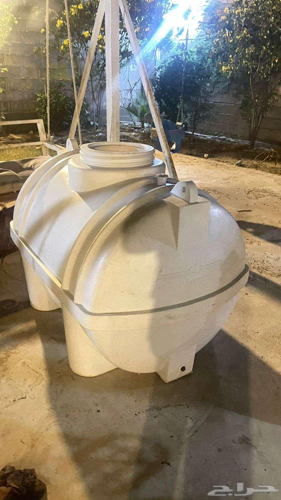 خزان شبه جديد للبيع64588359655810113