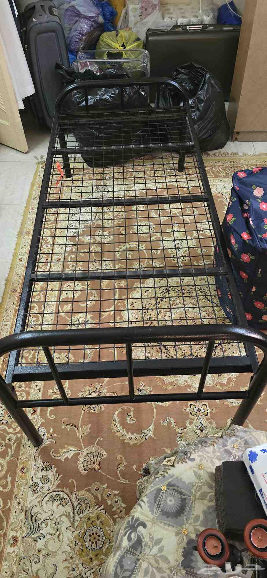 سرير حديد ماركه رسيما شبه جديده64593362288898112