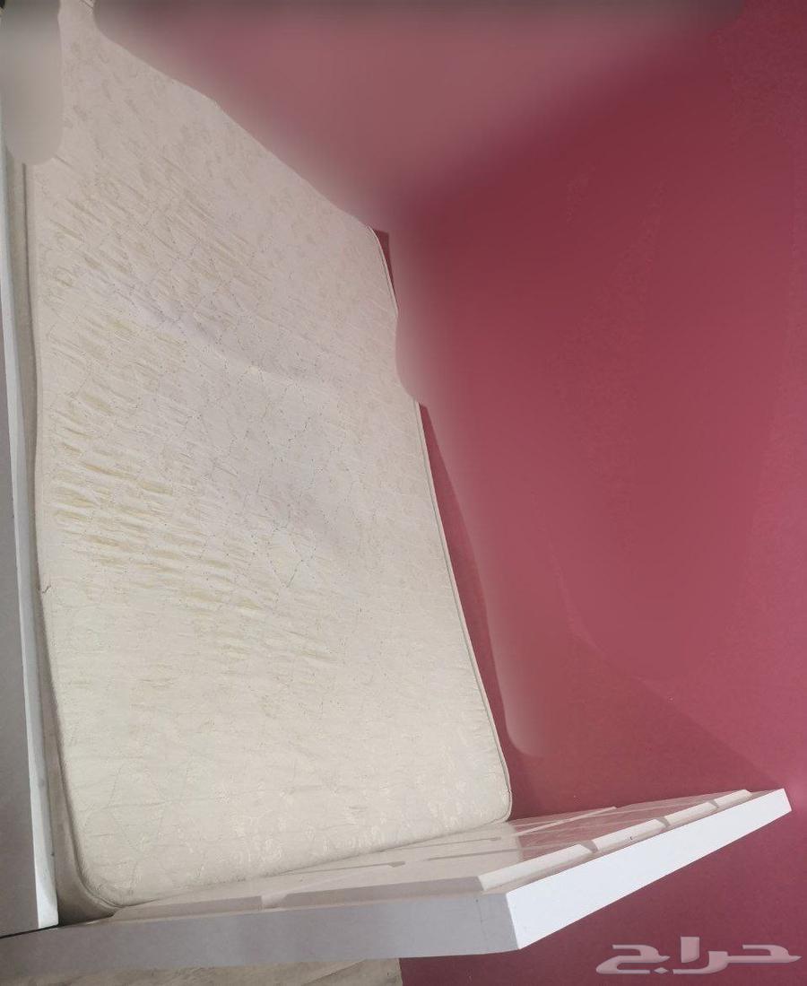 للبيع سرير ومرتبة مقاس نفر ونص بحالة ممتازة64595894569091112
