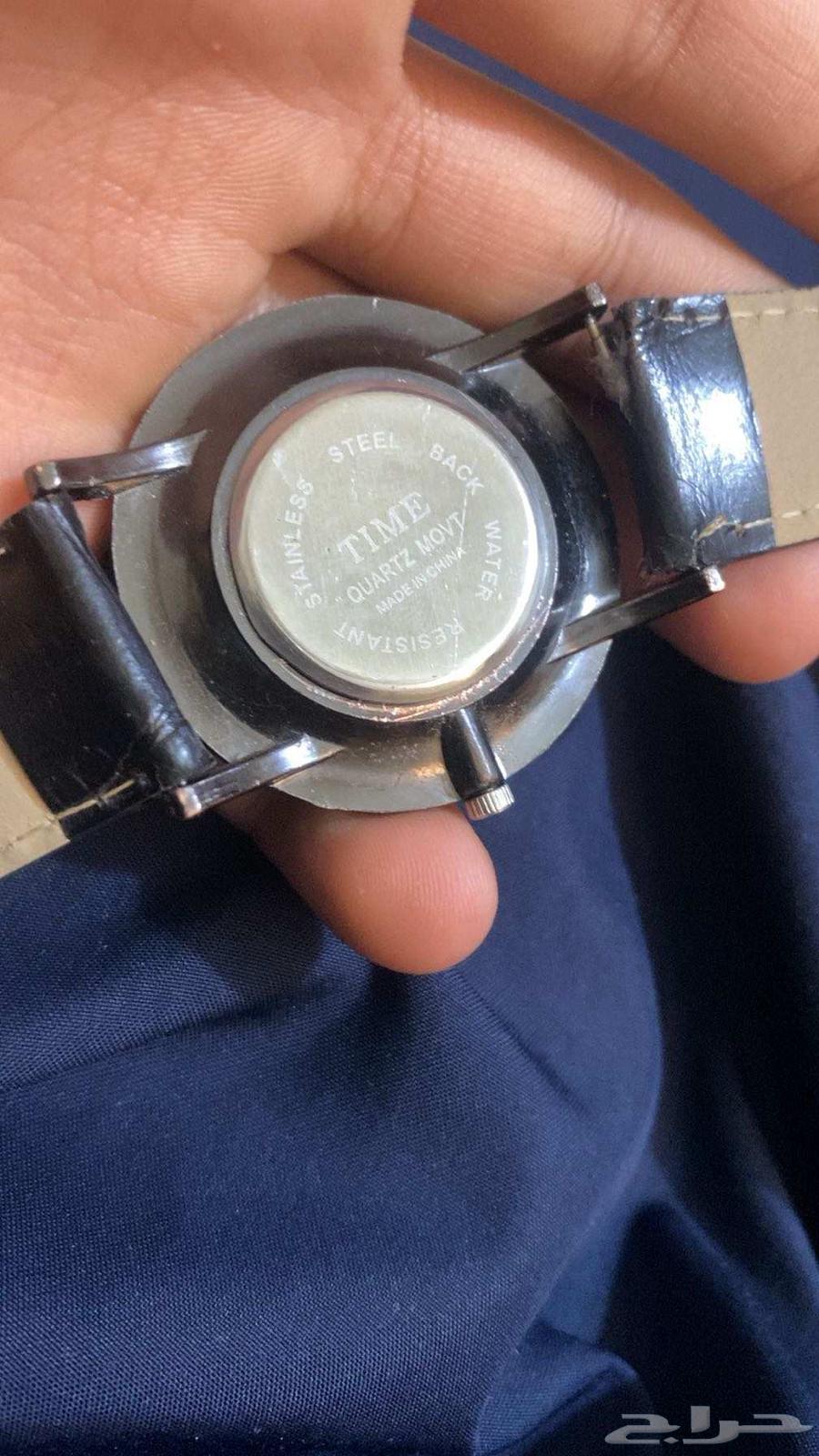 للبيع ساعه ضد الماء وضد الصدأ السودا وسبحه الساعه الثانيه64598523978371111