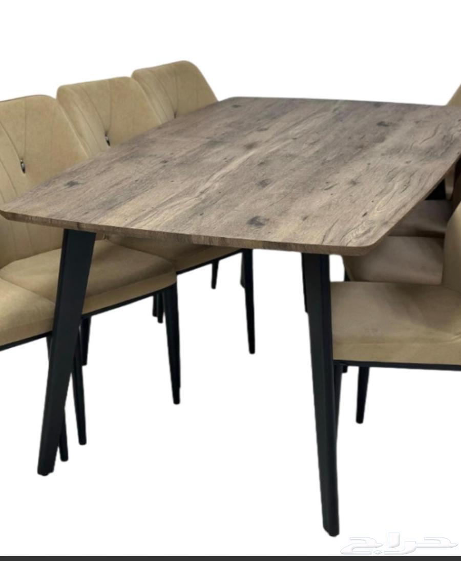 طاولة طعام بدون كراسي 200ريال استخدام خفيف64581265353218111